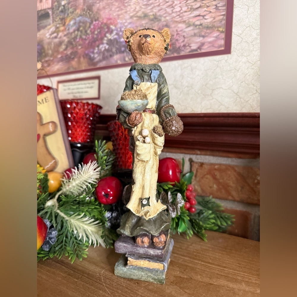 1996 Charming Bear Figurine with Apron Collectible